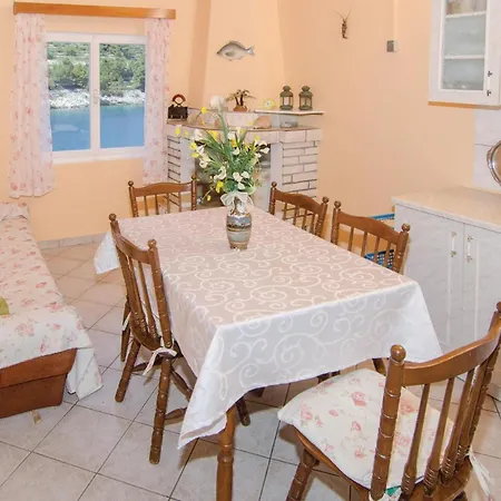 Vikendica Stunning In With Kitchen *